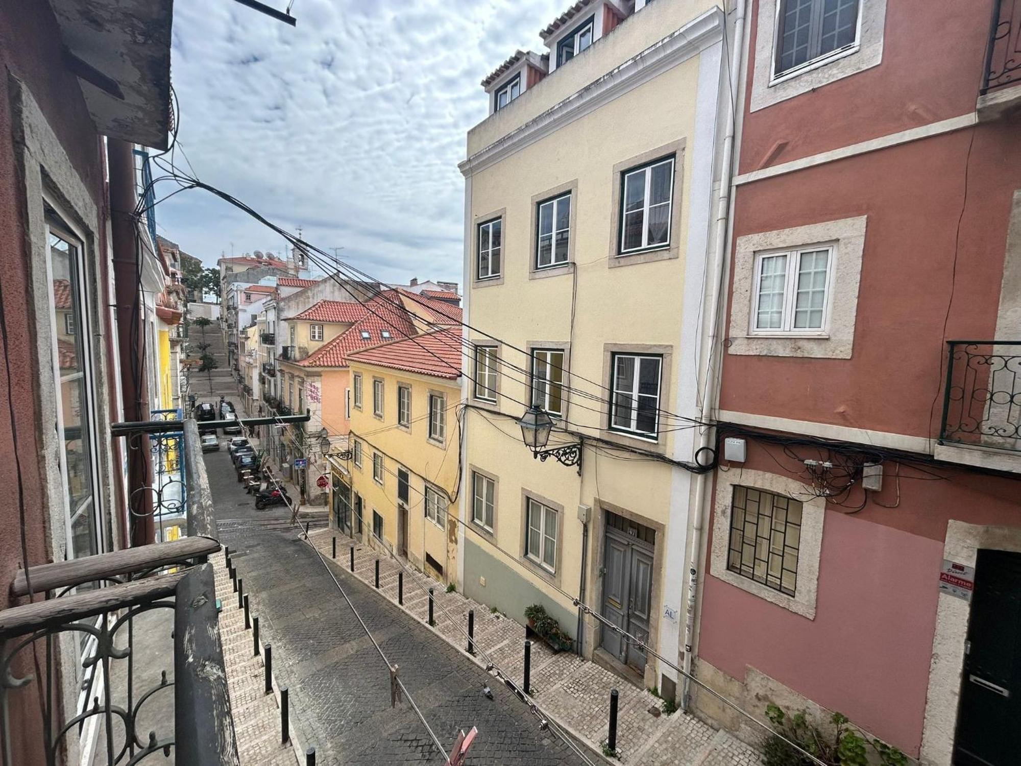 Typical Bica Apartment Lisbon Luaran gambar